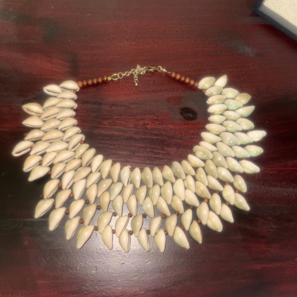 Sea shell necklace